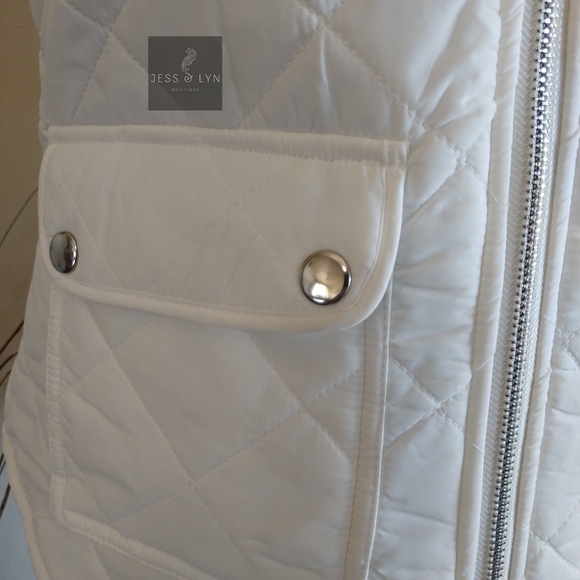 🆕White Zip Up Puffer Vest w/Pockets - Picture 4 of 8